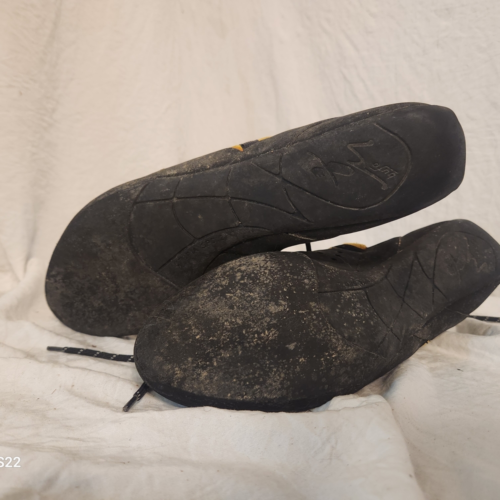 Bufo Yellow & Black Climbing Shoes Handmade Czech Republic Size 15 - Picture 3 of 4